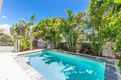 Malibu Beach House @ Corporate Boardies - Dentist Find 1