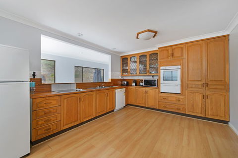 Malibu Holiday House, 6 Dulconghi Street - Dentists Australia 0