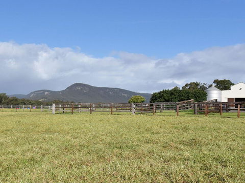 Malolo Park Farmstay In The Watagans - Serenity - Dentist Find 3