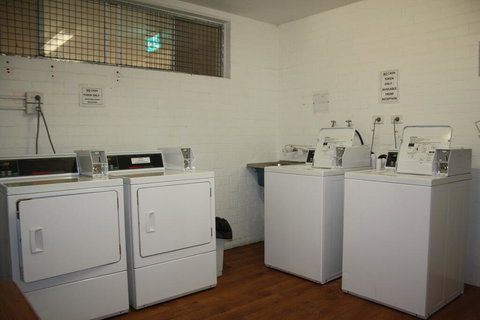 Mandurah Motel And Apartments - Dentist Find 1