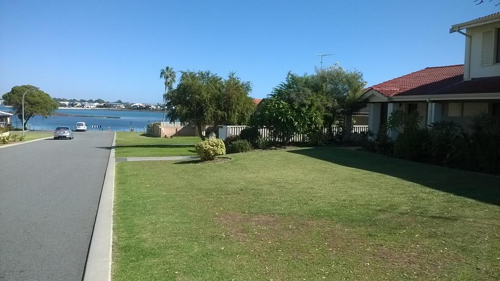 Mandurah Soldiers Cove Estuary Edge Townhouse