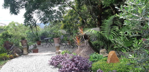 Mapleton Peaceful Provence BnB - Dentists Australia 3