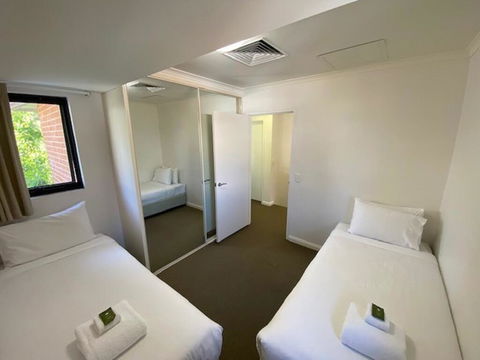 Margarets In Town Apartments (formerly Darby Park Serviced Apartments) - Dentists Australia 3