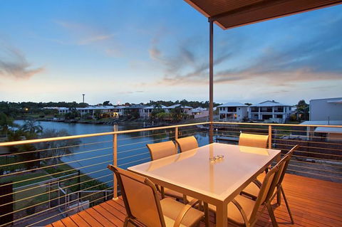 Marina Views Townhouse - Dentist Find 1