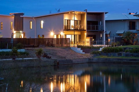 Marina Views Townhouse - Dentist Find 2