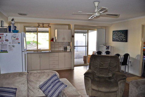 Mariners View Coffin Bay - Dentist Find 2