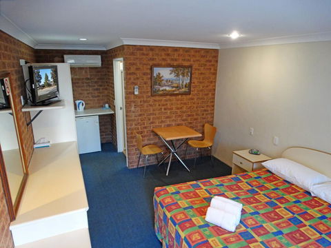 MAS Country Colonial Motor Inn - Dentist Find 1