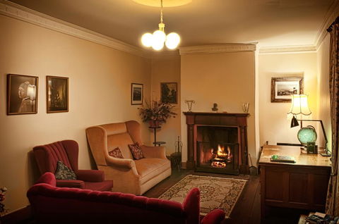 McCauley's Cottage - Dentist Find 2