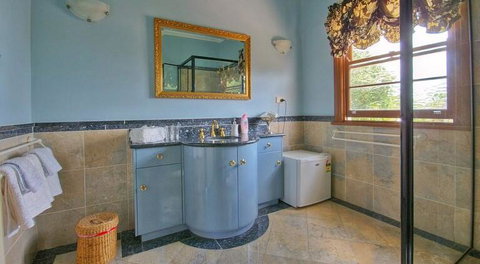Melville House Bed And Breakfast - Dentist Find 3