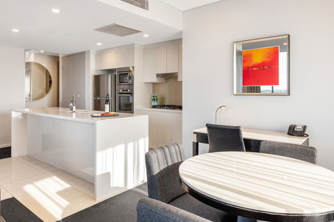 Meriton Suites Zetland - Dentist Find 3