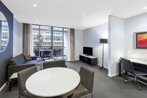 Meriton Suites Zetland - Dentist Find 0