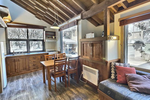 Merrigang Chalet, Dinner Plain - Dentist Find 3