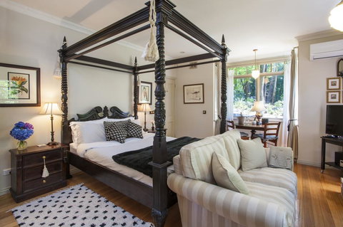 Merrow Cottages - Forest Edge - Dentist Find 0