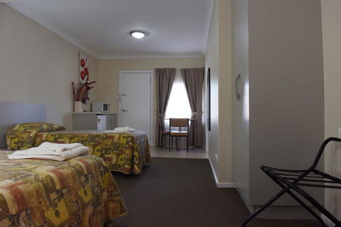 Mia Motel - Dentist Search 2