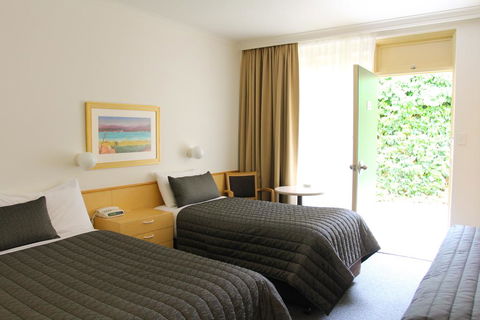 Mid City Motor Inn Queanbeyan - Dentist Search 0