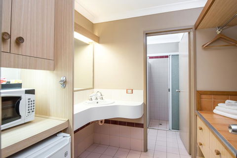 Midas Motel Kalgoorlie - Dentist Search 2