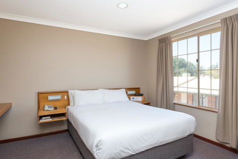 Midas Motel Kalgoorlie - Dentist Search 3