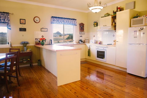 Milford Country Cottages - Dentist Find 3