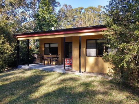 Milton Country Cottages - Dentist Find 0