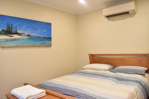 Modern 2 Bedroom Unit Close To CBD - Dentists Australia 3