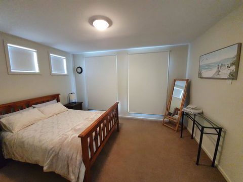 Modern Peaceful Beach Location - Secure Parking - Dentist Find 1