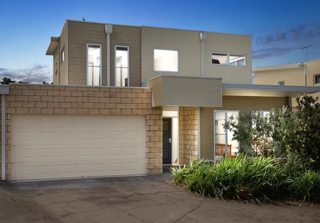 Modern Peaceful Beach Location - Secure Parking