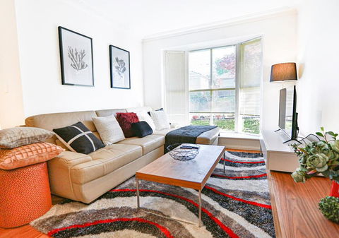 Mont Albert 2 Bedrooms Morden House - Dentist Find 2