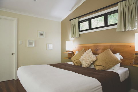 Montague's Of Montville - Dentist Find 1