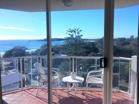 Mooloolaba Beachfront Apartment - Dentist Find 3