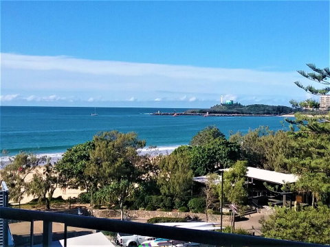 Mooloolaba Beachfront Apartment - Dentist Find 0