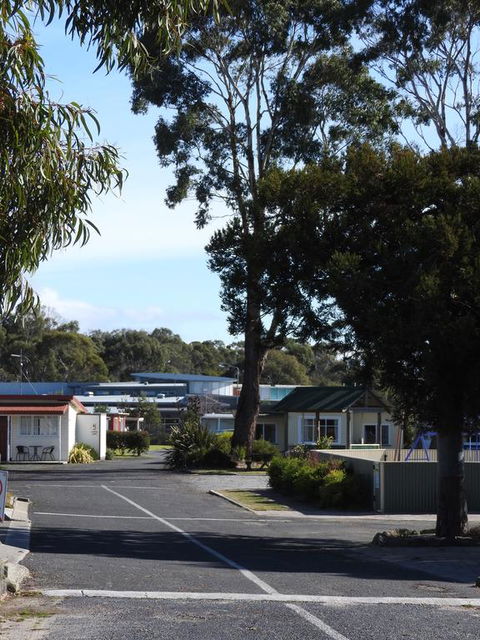 Moomba Holiday And Caravan Park - Dentist Find 0