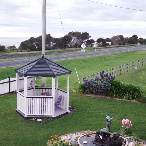 Moonlight Bay B&B Guest House - Dentist Search 3