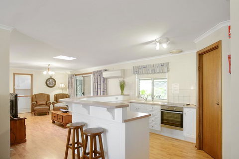 Moonta Bay Accommodation - Dentists Australia 3