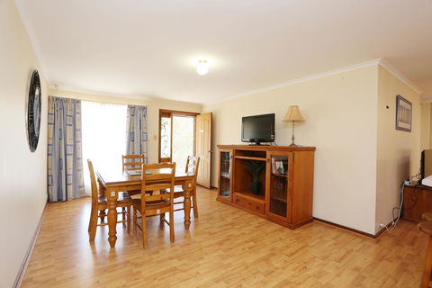 Moonta Bay Accommodation - Dentists Australia 1