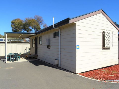 Moonta Bay Cabins - Dentist Find 1