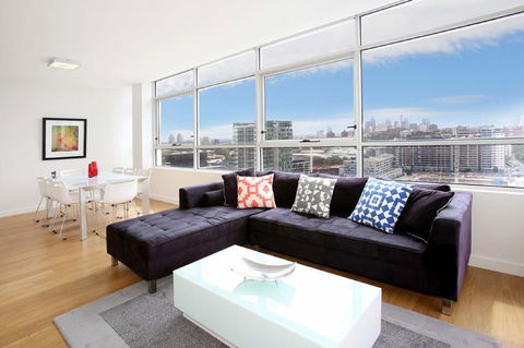 Moore To See - Modern And Spacious 3BR Zetland Apartment With Views Over Moore Park - Dentist Find 2