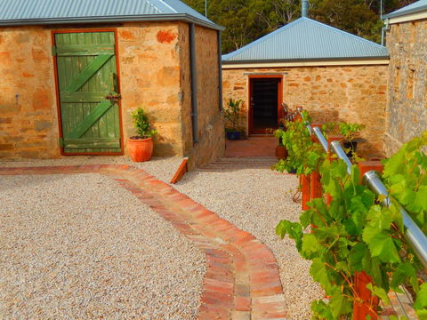 Morialta Barns - Dentist Find 1