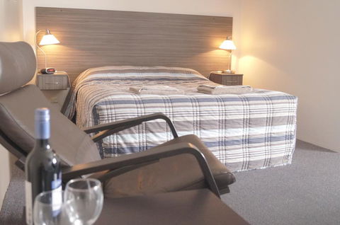 Motel Riverbend - Dentist Find 1