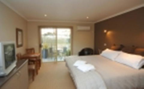 Motel Strahan - Dentists Australia 1