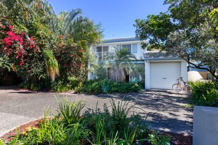 Mudjimba Esplanade Villa - Dentist Find 1