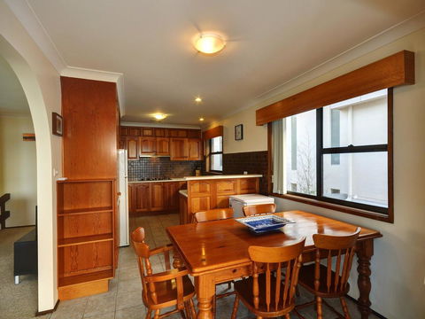 Myall Manor - Dentist Find 0