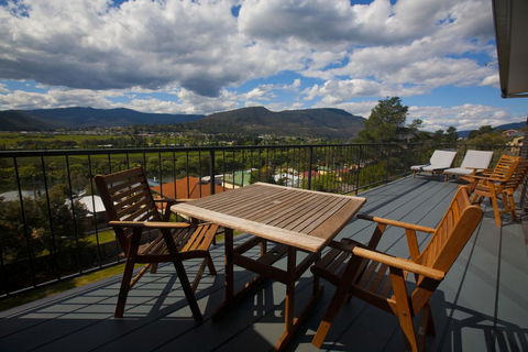 New Norfolk Apartment - Dentists Australia 0