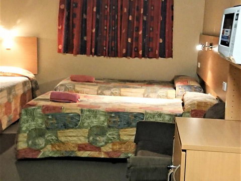 New Olympic Motel - Dentist Find 3