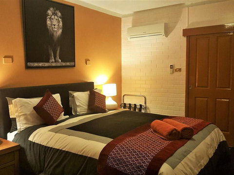 New Olympic Motel - Dentist Find 2