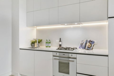 New One-Bedroom With Sweeping Views - Dentist Find 1