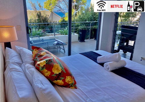 NEW Sunshine Beach Family Escape 3 Bedroom With Free Wifi And Parking - Dentist Find 0