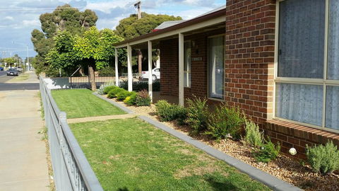 Numurkah Self Contained Apartments - The Mieklejohn - Dentist Find 2