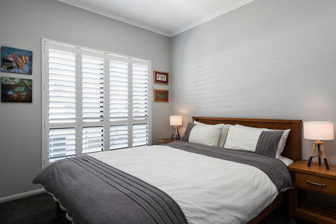Ocean Break Coolum - Dentist Find 3