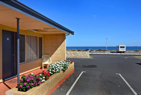 Ocean Drive Motel - Dentist Find 0
