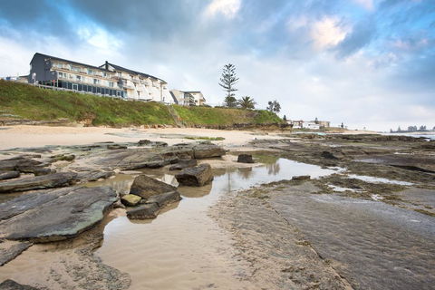 Ocean Front Motel - Dentists Australia 0